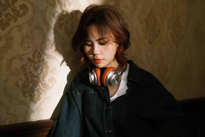 人生意义的呐喊之声 夜舟ZOE最新EP《风暴中央：逃脱》上线